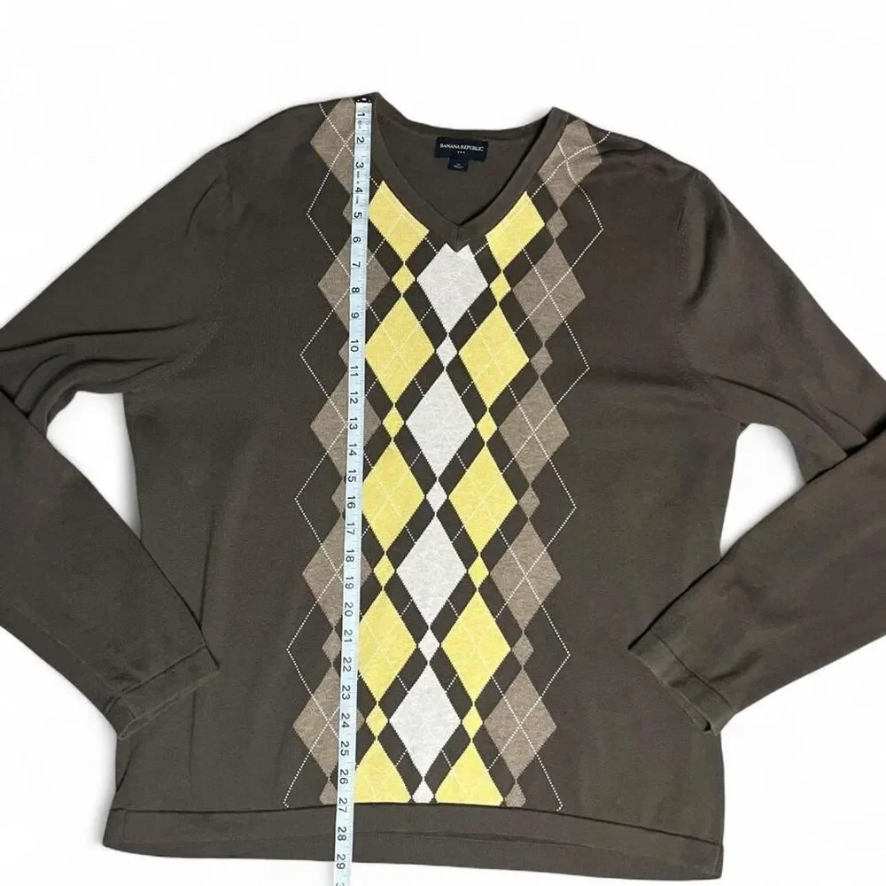 Banana Republic Men's Brown White and Yellow Argyle Patterned Jumper